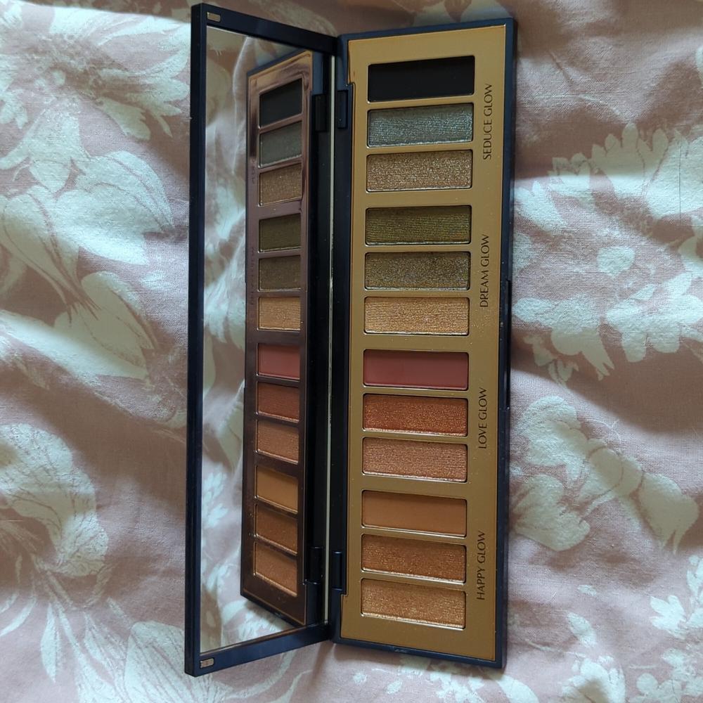 Charlotte Tilbury starry eyes to hynotise